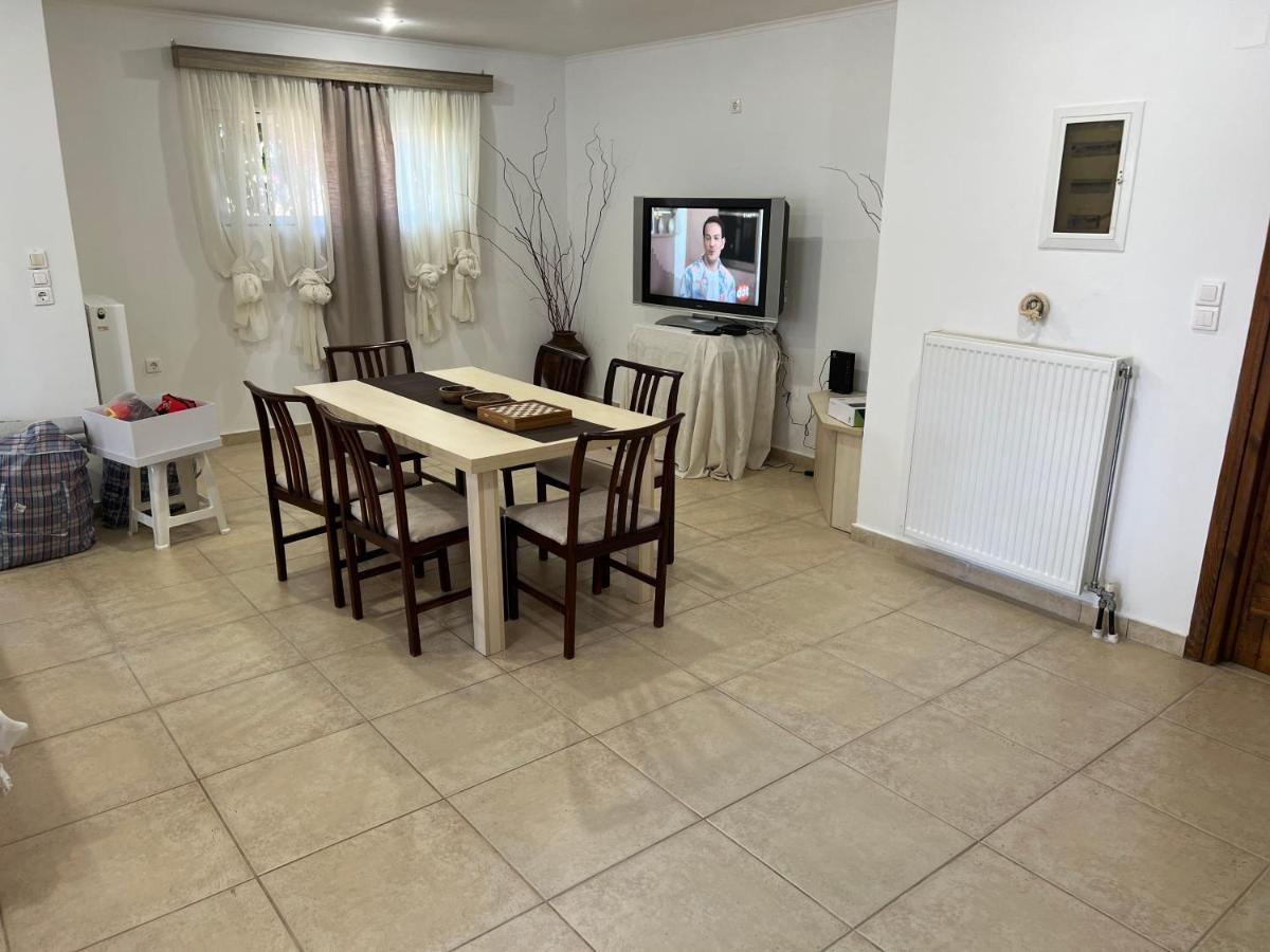Apartment In Salamina With Garden & Sea View Selinia Zewnętrze zdjęcie