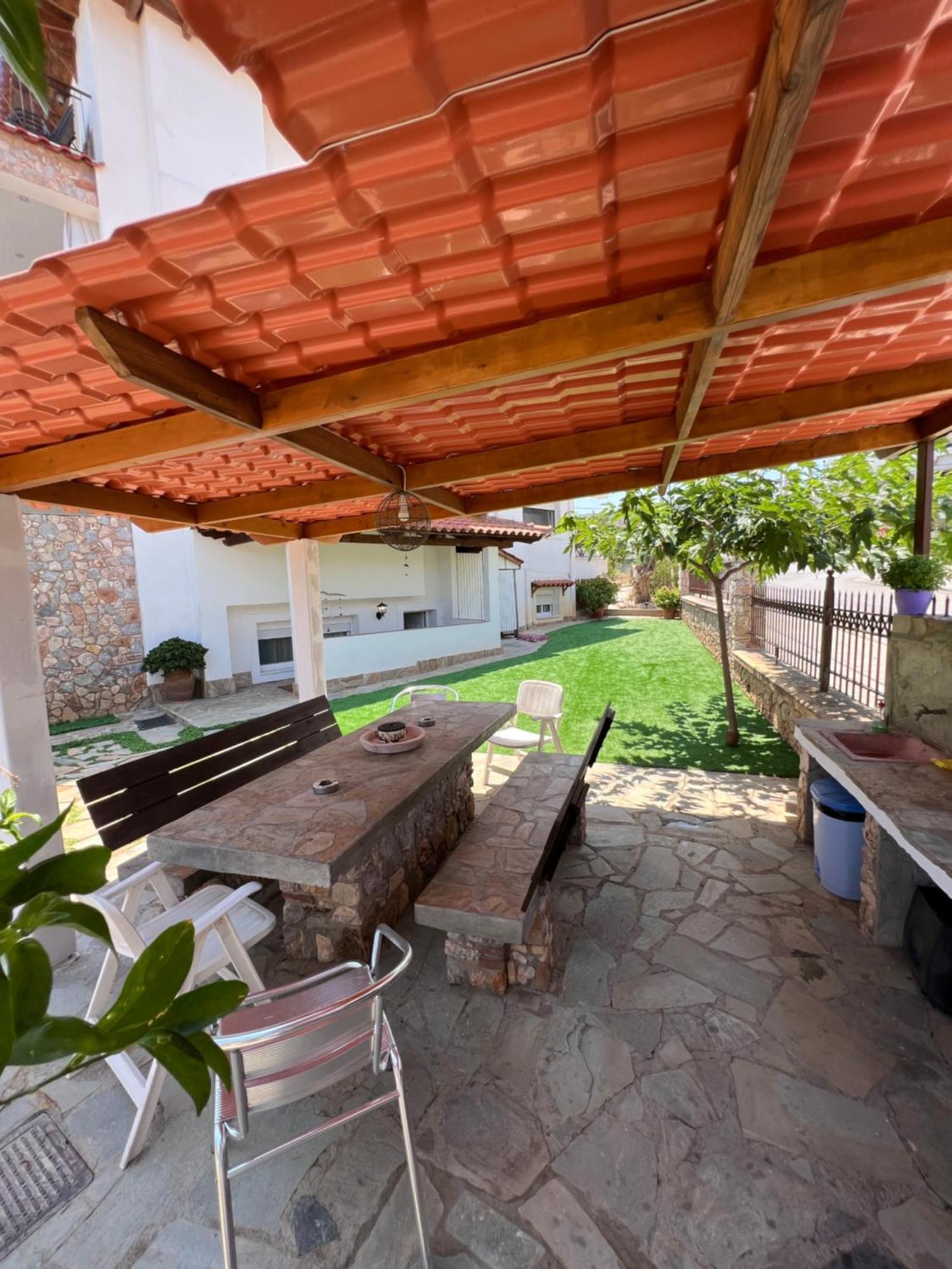 Apartment In Salamina With Garden & Sea View Selinia Zewnętrze zdjęcie